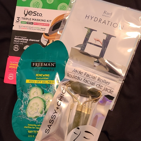 Jade Facial Roller with 5 Face Masks - Picture 2 of 4